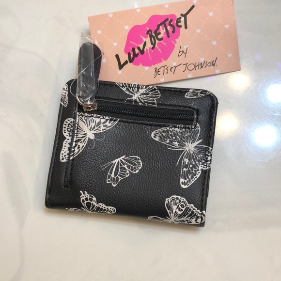 Betsey Johnson Luv Betsey Snap Card Wallet Black & White Butterflies NWT - Picture 8 of 16
